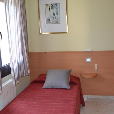 Hostal Bartis Figueres  Phòng bức ảnh